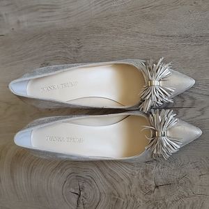 Ivanka Trump Gold Pumps 8.5